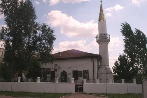 Geamia sultanului Mahmut Harsova - obiective turistice dobrogea